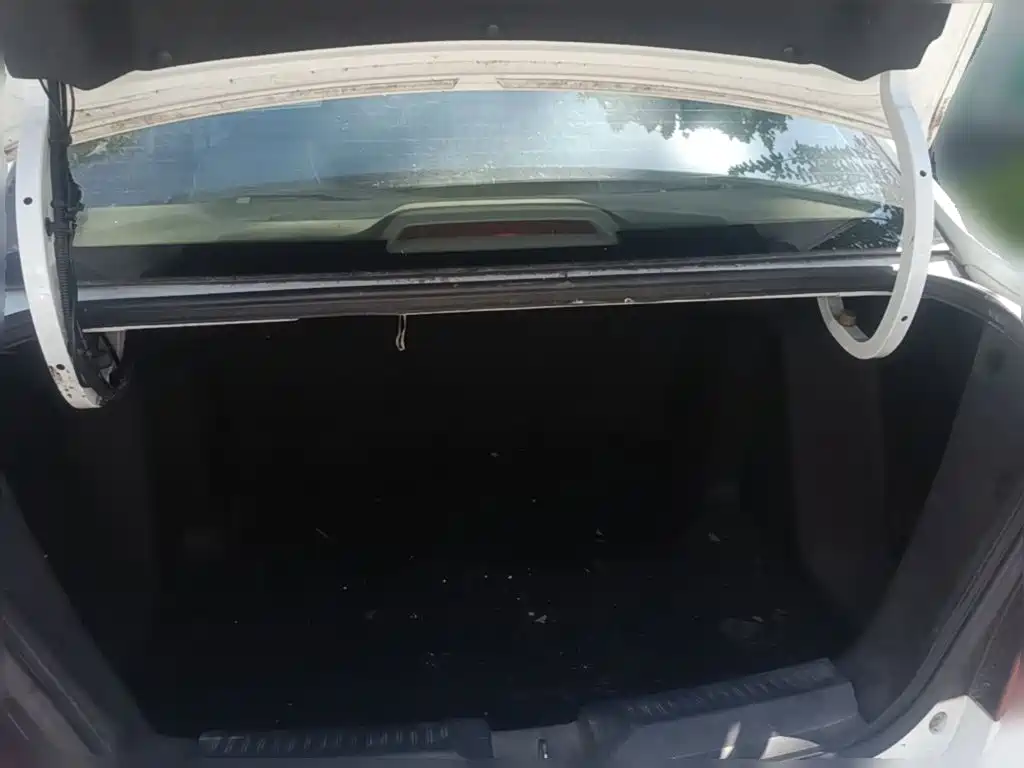 Chevrolet Sail — миниатюра 24