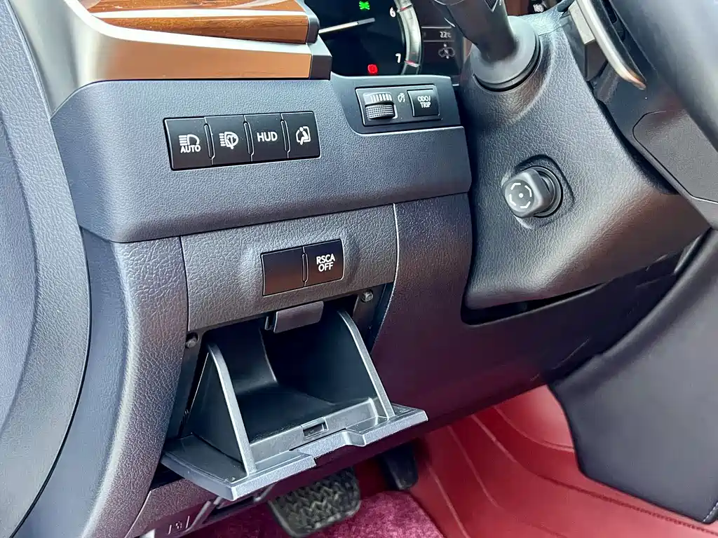 Lexus LX — миниатюра 23