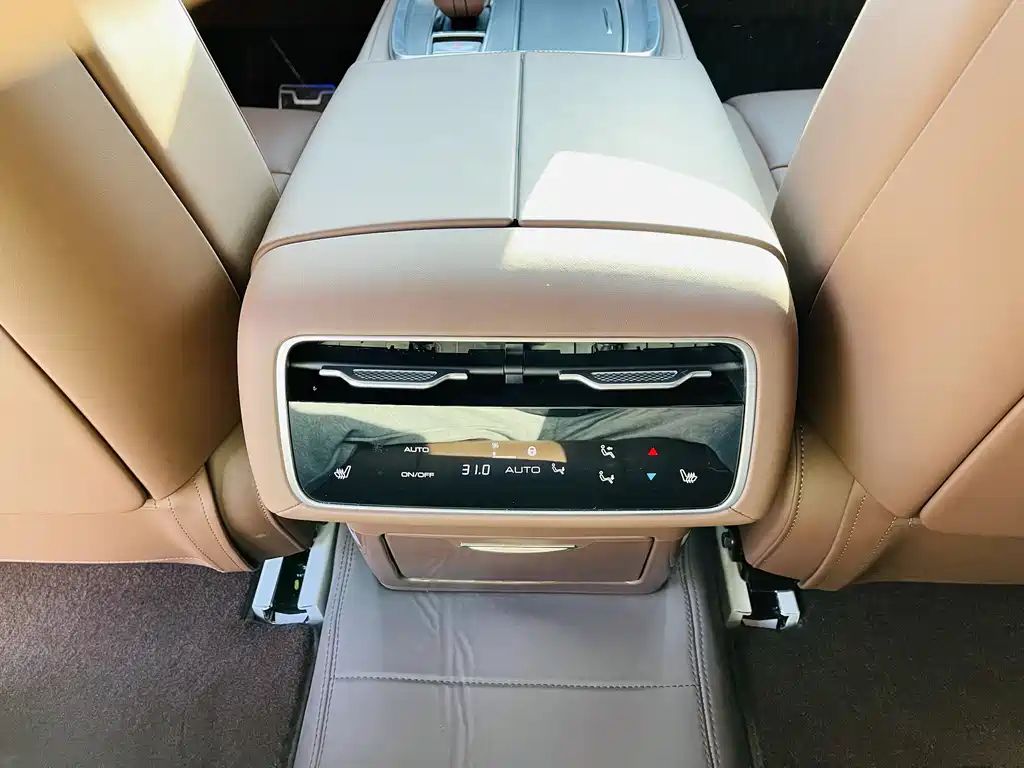 TANK TANK 700 NEW ENERGY