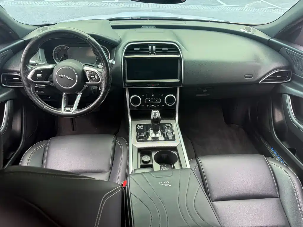 Jaguar XEL — миниатюра 9