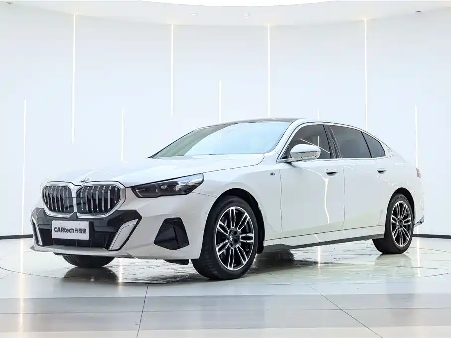 BMW 5 Series 2024