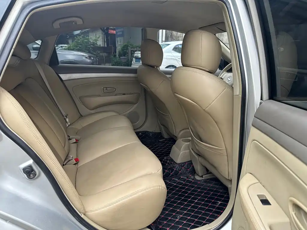 Nissan Sylphy — миниатюра 8