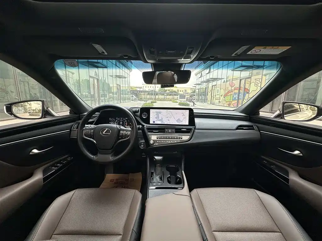 Lexus ES 2022 200