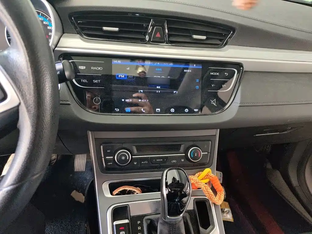 Geely Emgrand — миниатюра 6