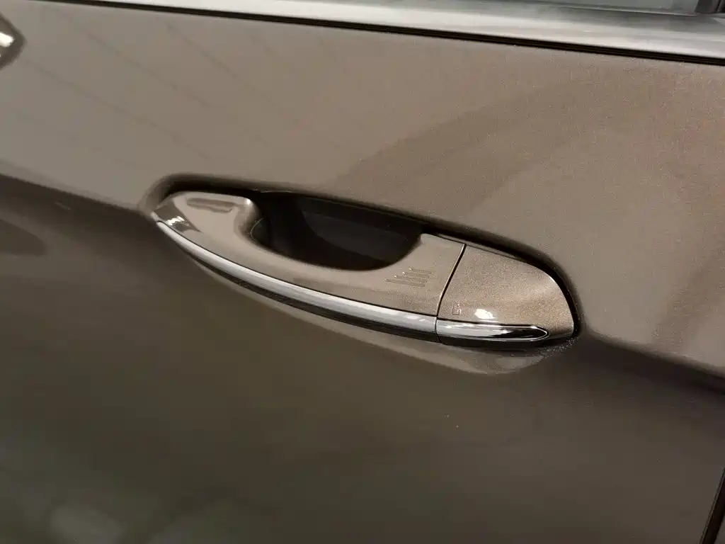 Ford Edge — миниатюра 18