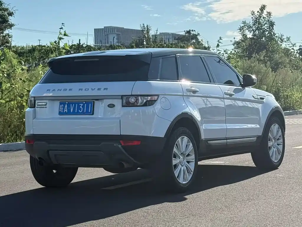 Land Rover Evoque — миниатюра 6