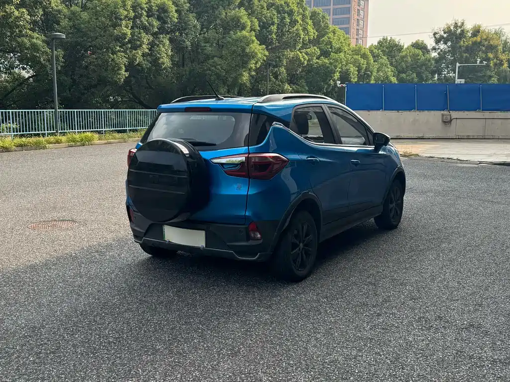 BYD Yuan EV — миниатюра 6