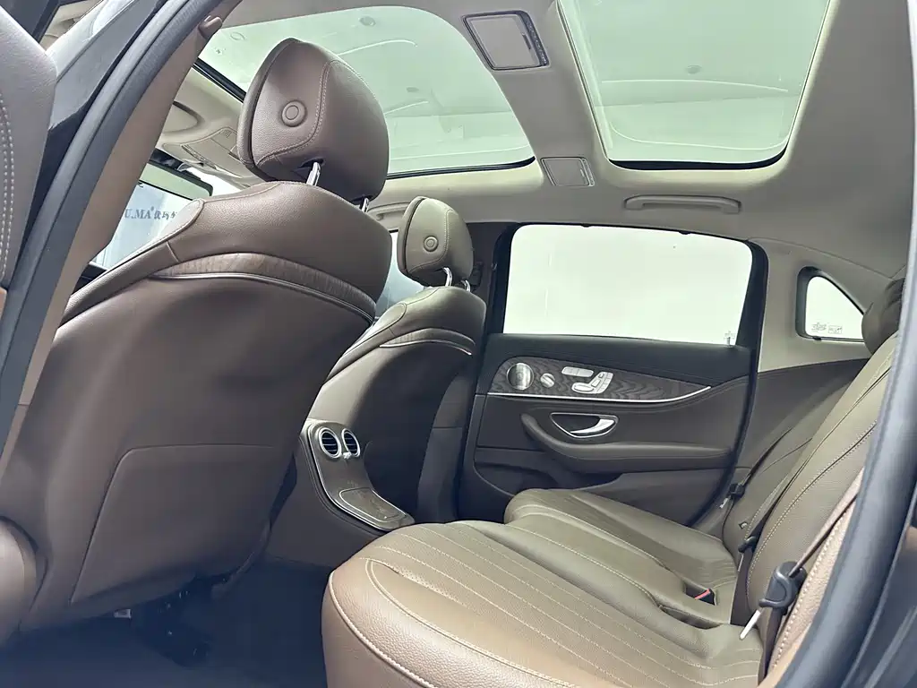Mercedes-Benz E-Class — миниатюра 14