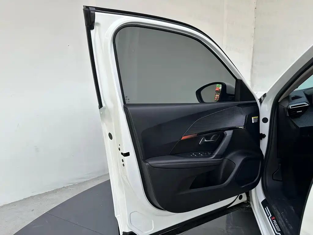 Peugeot 2008 — миниатюра 16