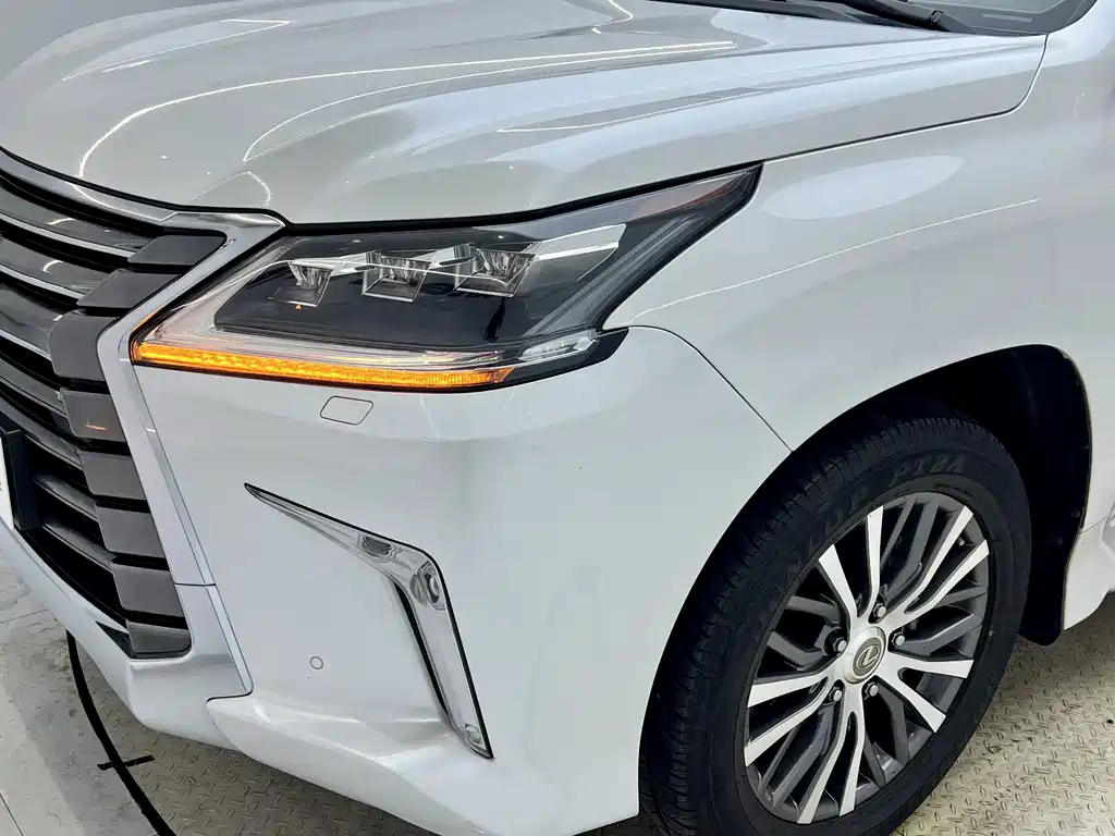 Lexus LX — миниатюра 16