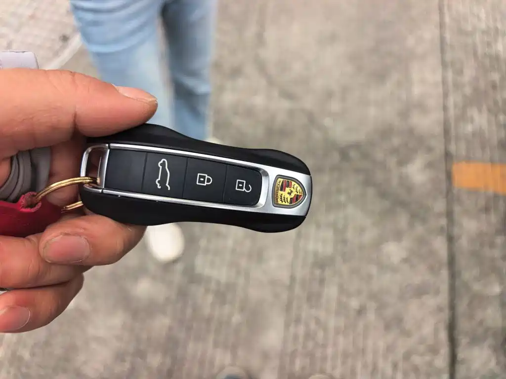 Porsche Cayenne Hybrid — миниатюра 9