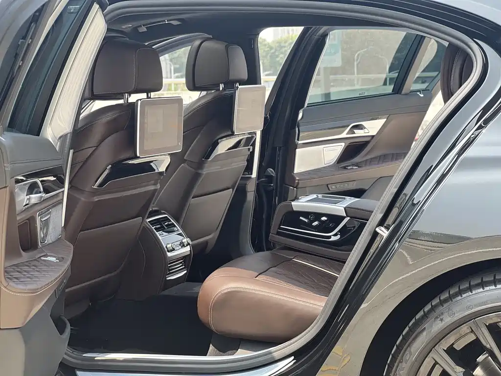 BMW 7 Series 7 2022 740Li xDrive Executive M Sport