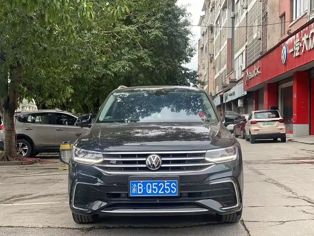 Volkswagen Tiguan L — миниатюра 2