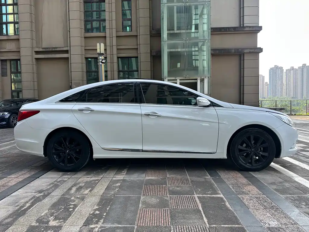 Hyundai Sonata — миниатюра 7