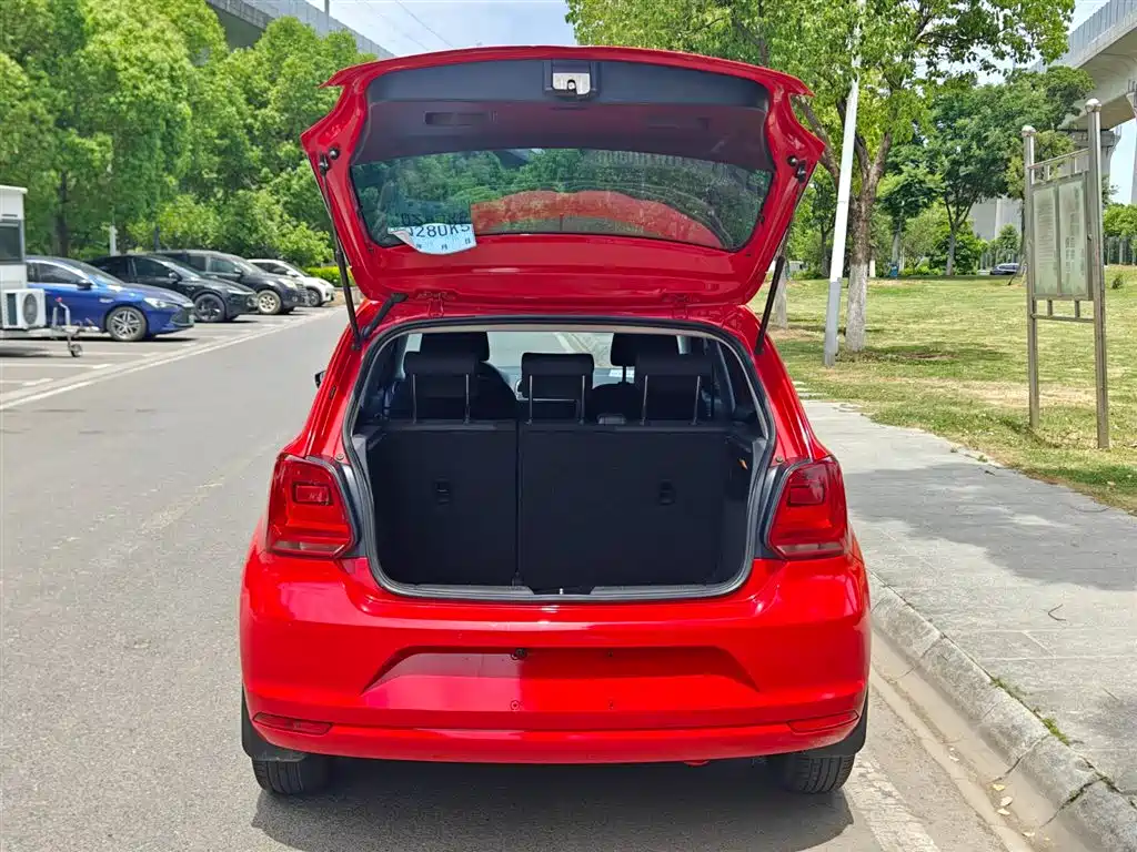Volkswagen Polo 2016 1.6L AT Comfort