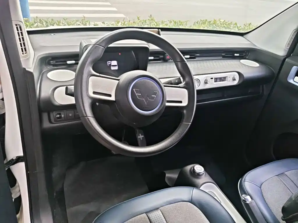 Wuling MINIEV — миниатюра 10