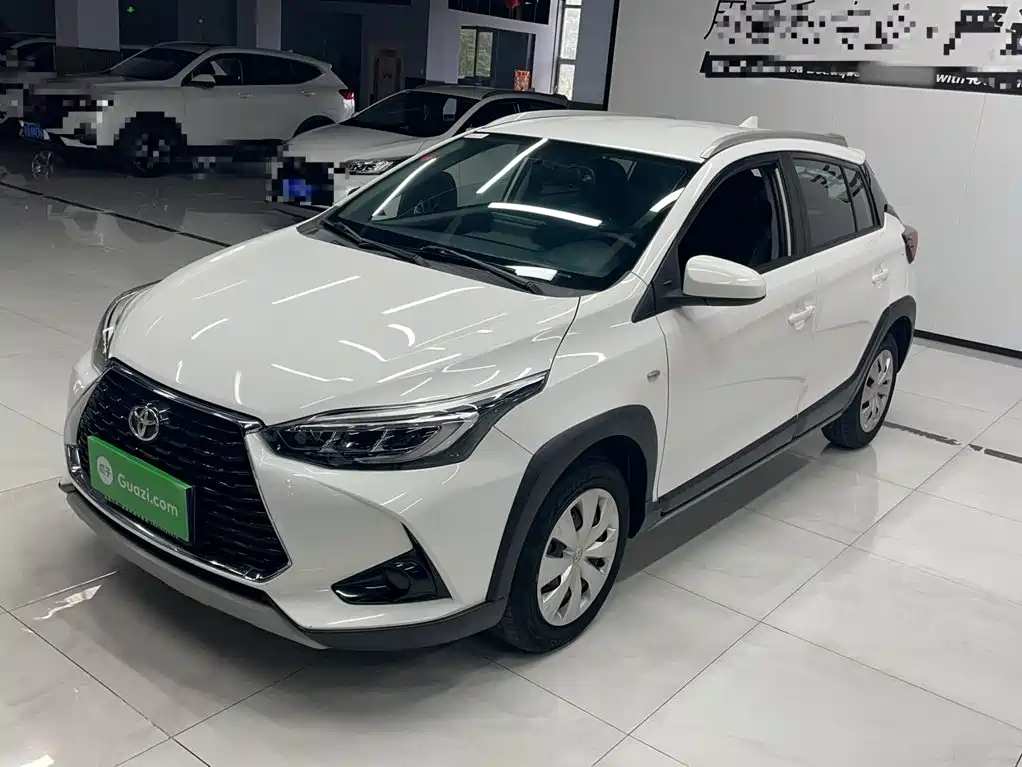 Toyota Yaris L — миниатюра 2