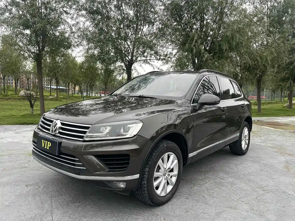 VOLKSWAGEN TOUAREG