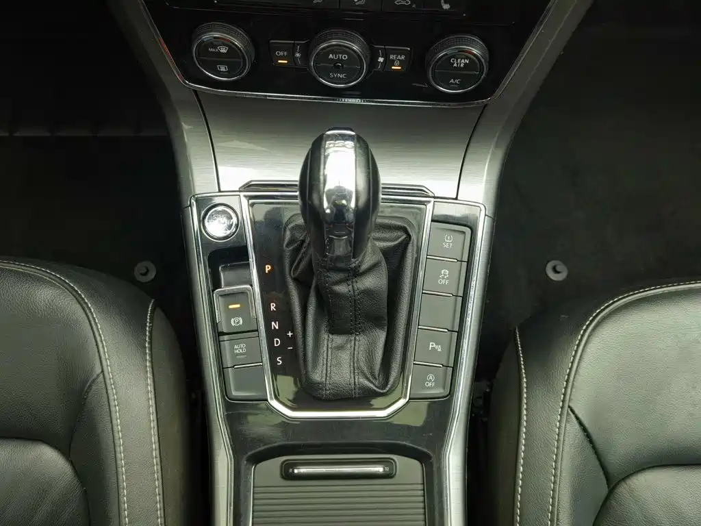 Volkswagen Passat — миниатюра 13
