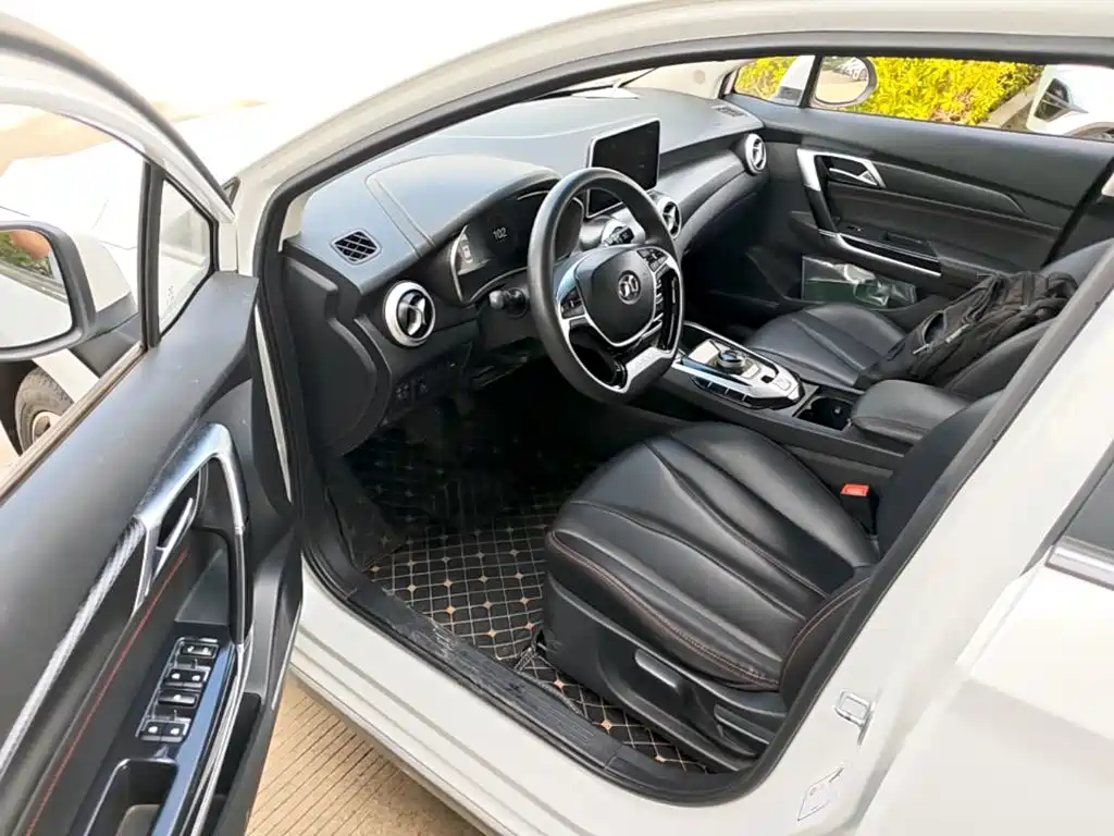 BAIC EU5 — миниатюра 16