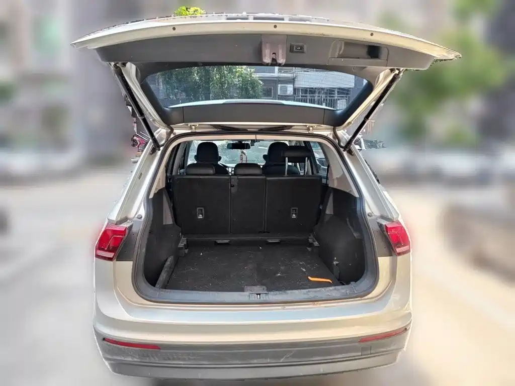 Volkswagen Tiguan L — миниатюра 20