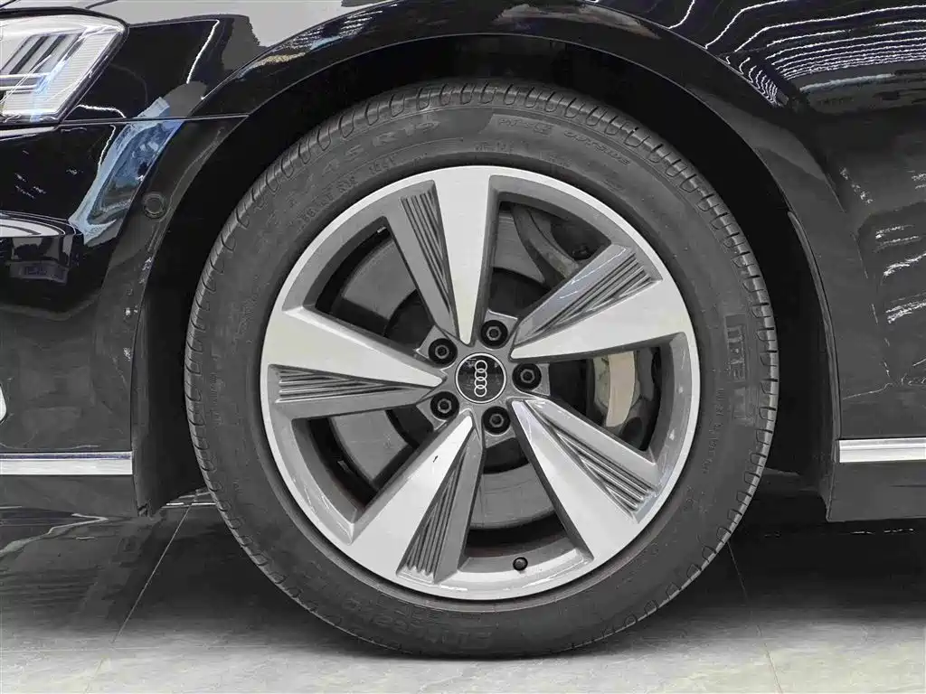Audi A8 New Energy — миниатюра 4