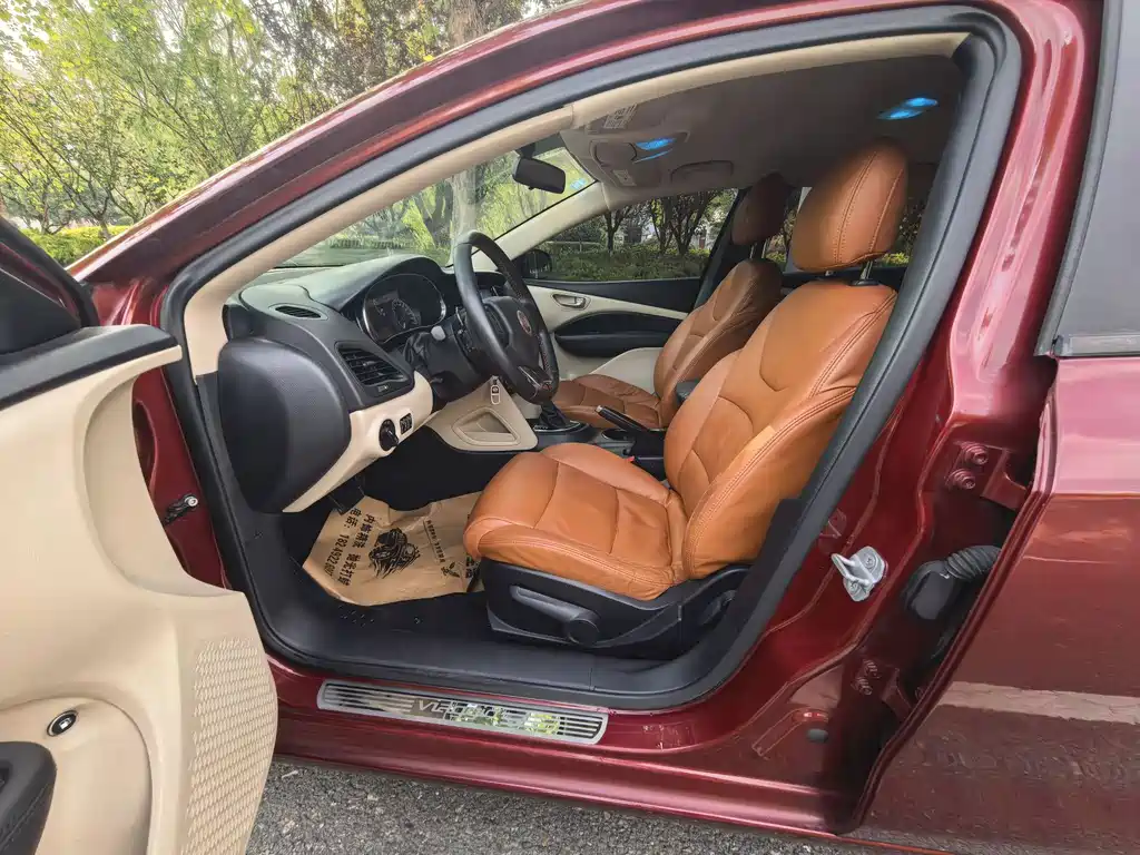 Fiat Viaggio 2012 1.4T AT Enjoy