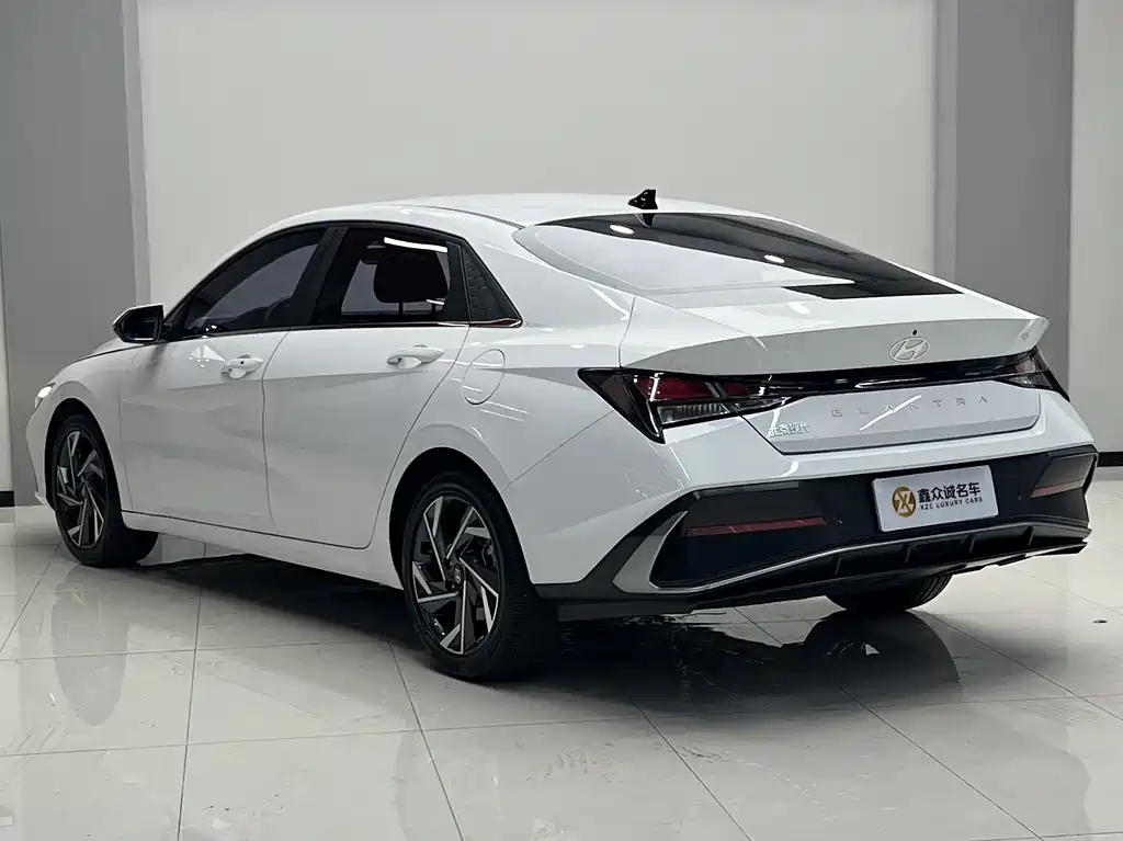 Hyundai Elantra — миниатюра 15