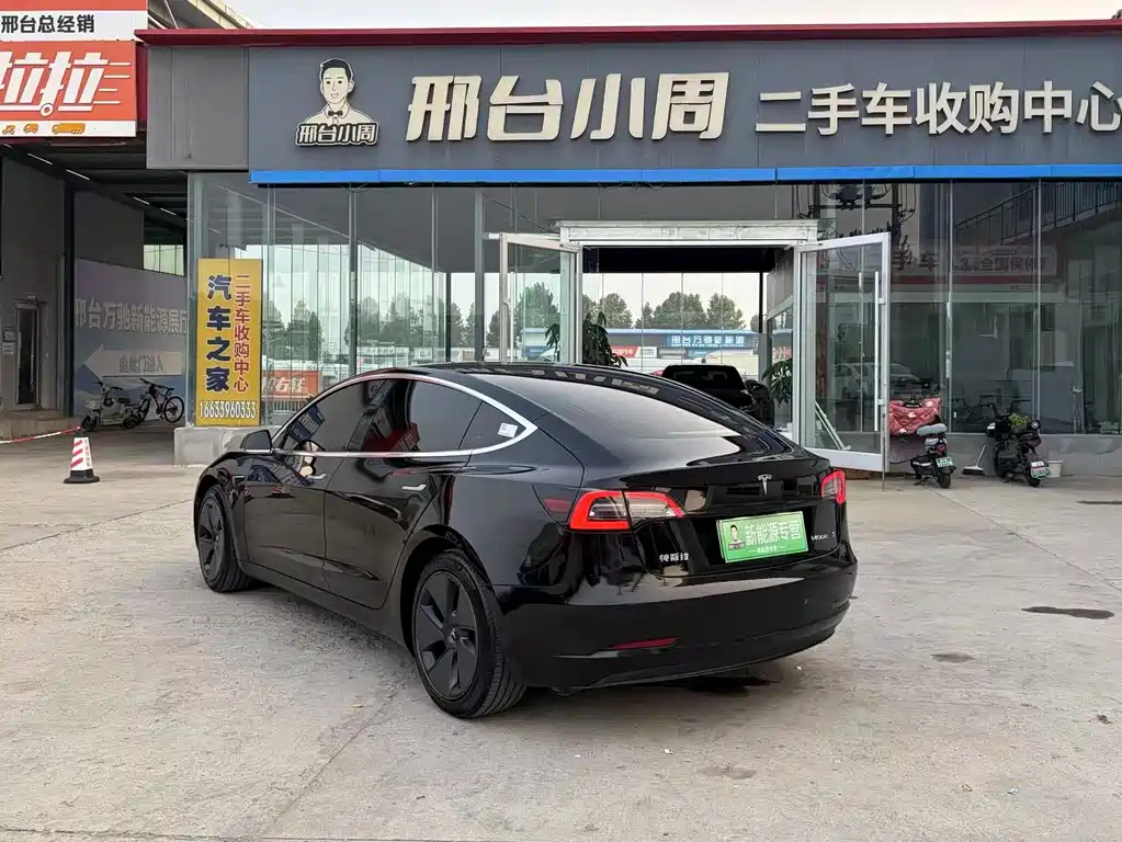 Tesla Model 3 — миниатюра 7