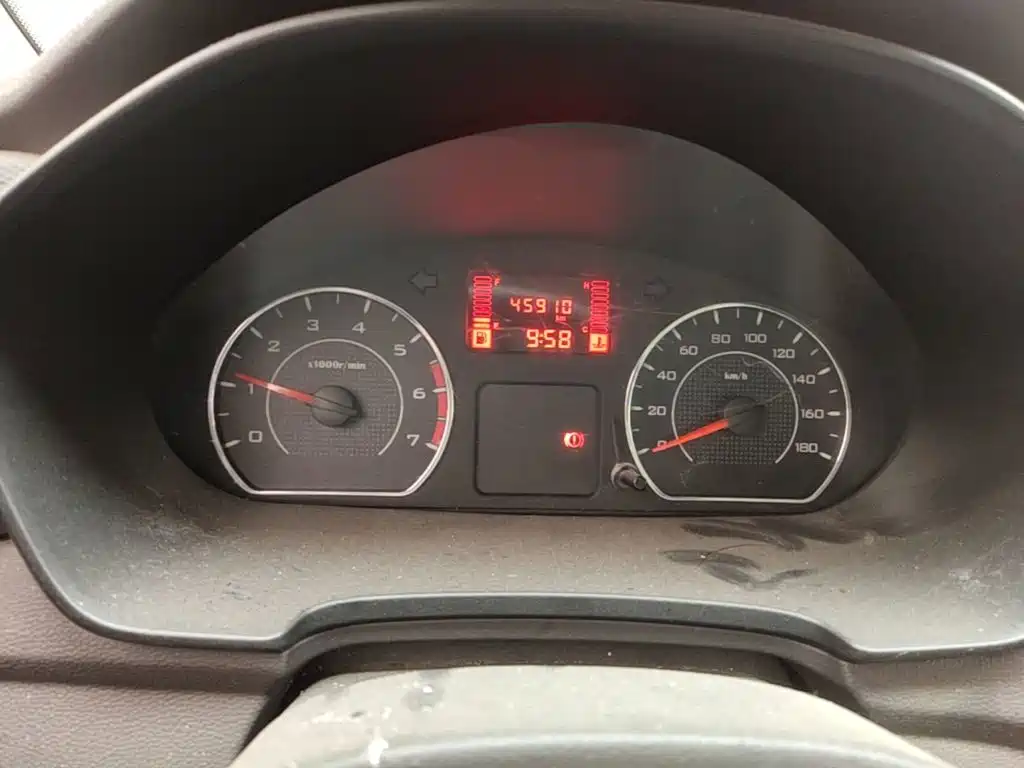 Wuling Hongguang V — миниатюра 12