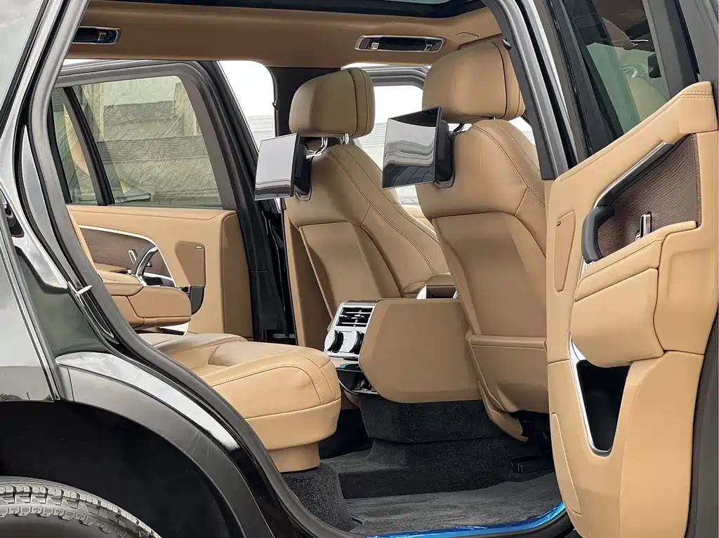 Land Rover Range Rover 2024 3.0 L6 400PS Long Wheelbase