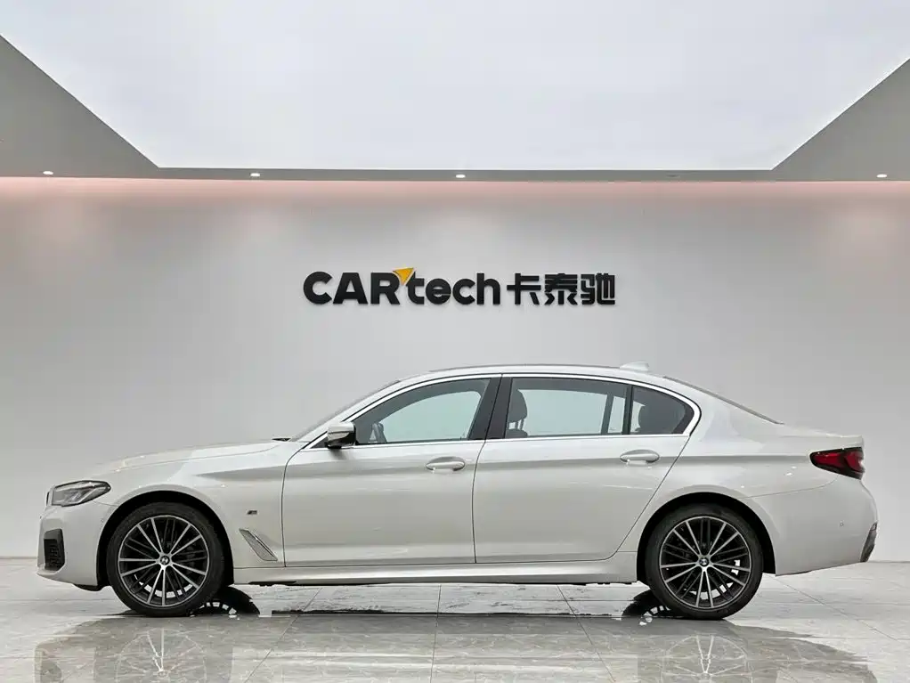 BMW 5 Series — миниатюра 2