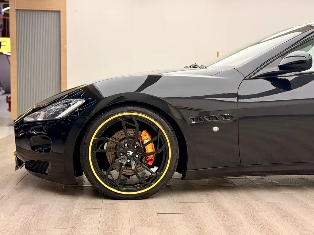 Maserati GranTurismo — миниатюра 9