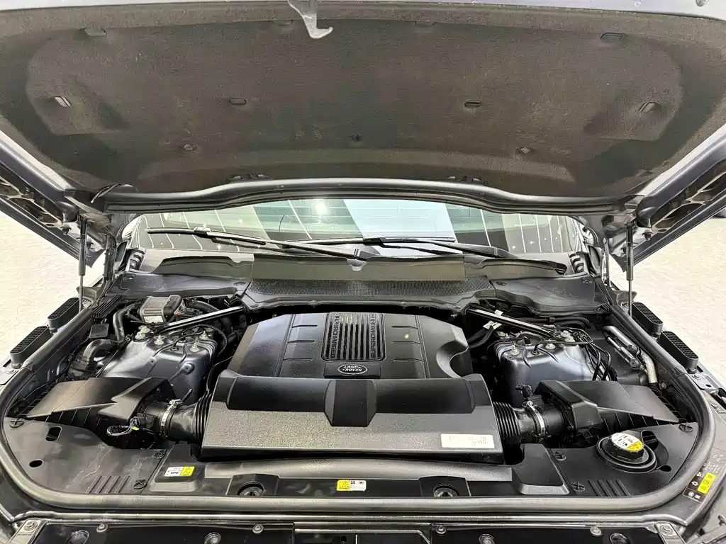 Land Rover Range Rover — миниатюра 10