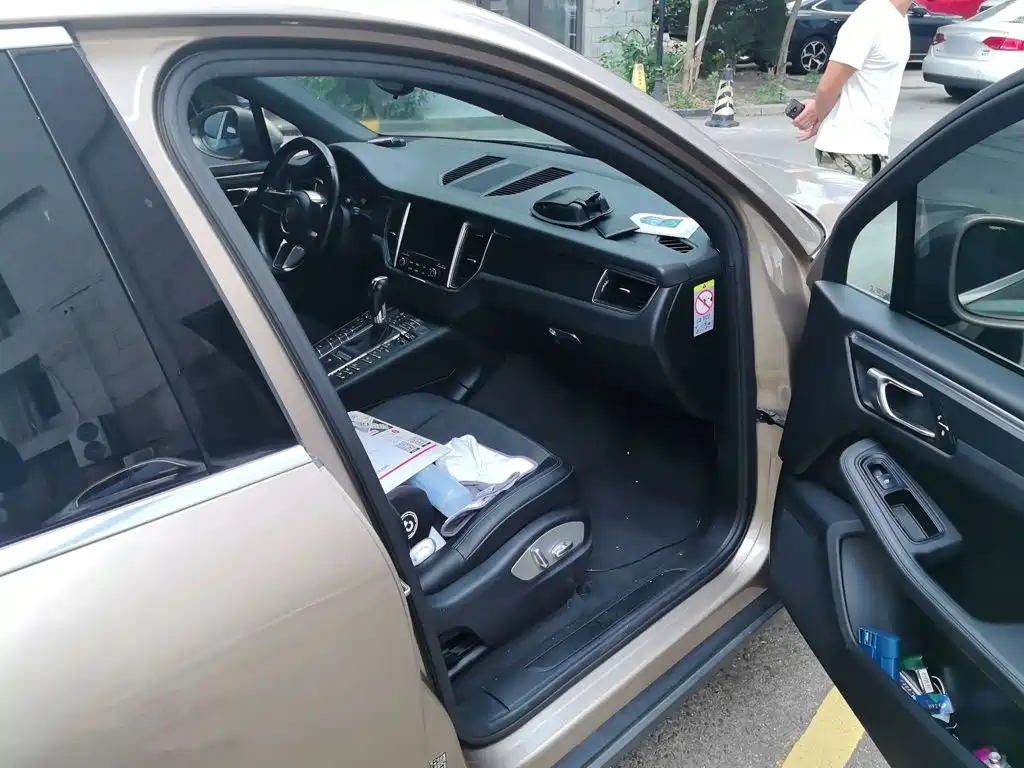 Porsche Macan — миниатюра 18