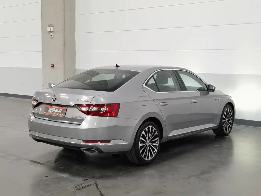 Skoda Superb — миниатюра 2