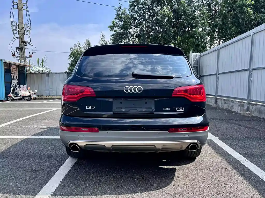 Audi Q7 — миниатюра 5
