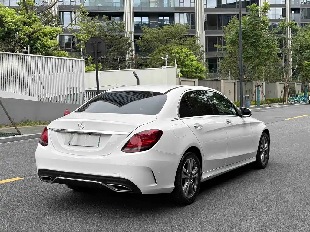 Mercedes-Benz C-Class — миниатюра 17