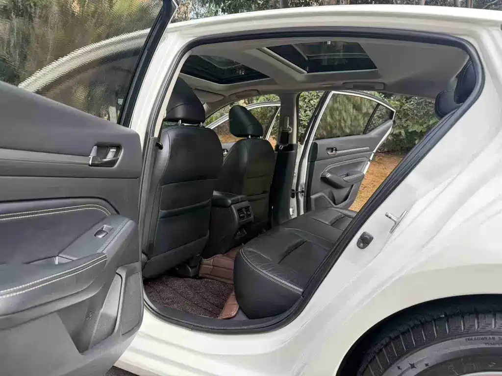 Nissan Teana — миниатюра 6