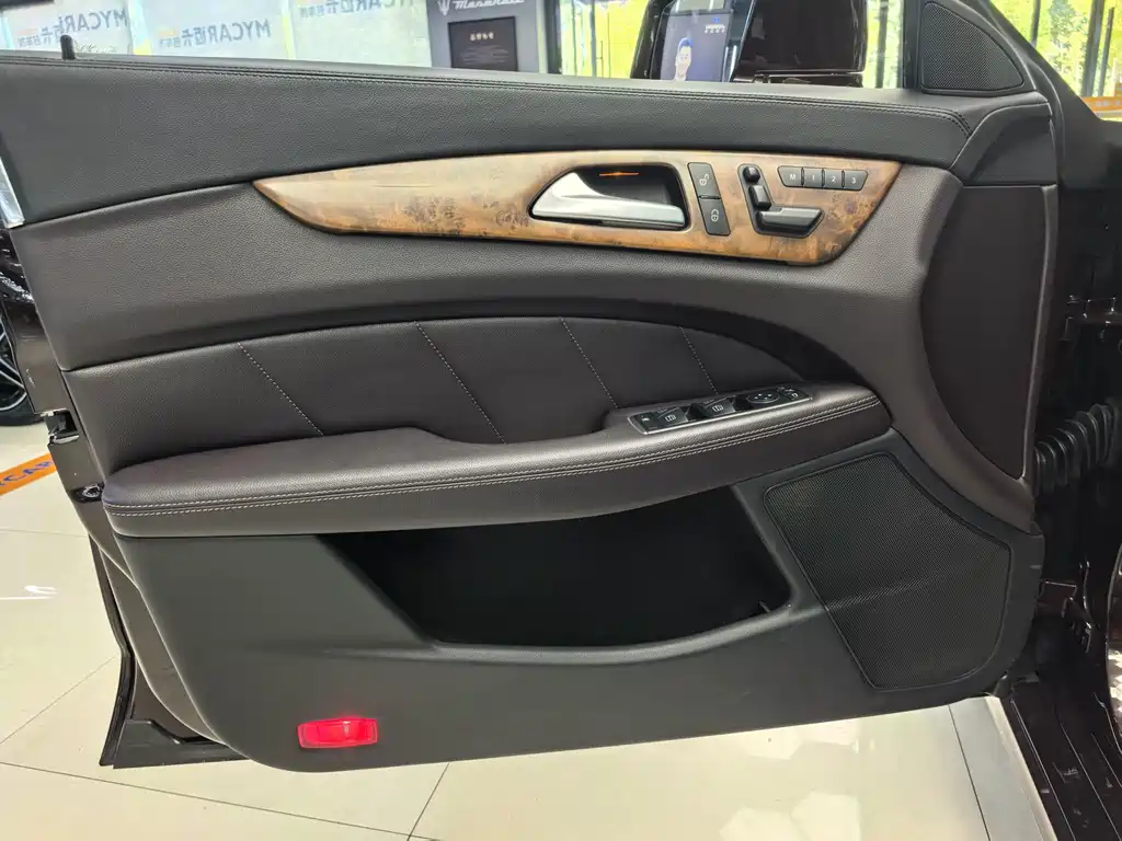 Mercedes-Benz CLS — миниатюра 7