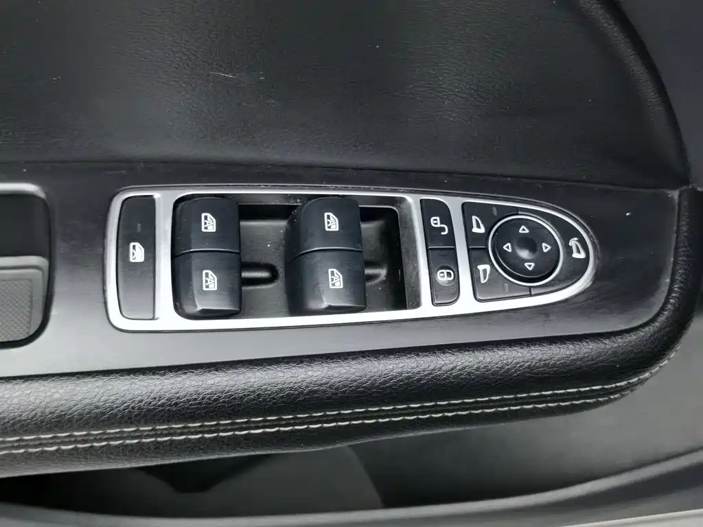 BYD Song MAX MAX 2017 1.5T AT Luxury 7 мест