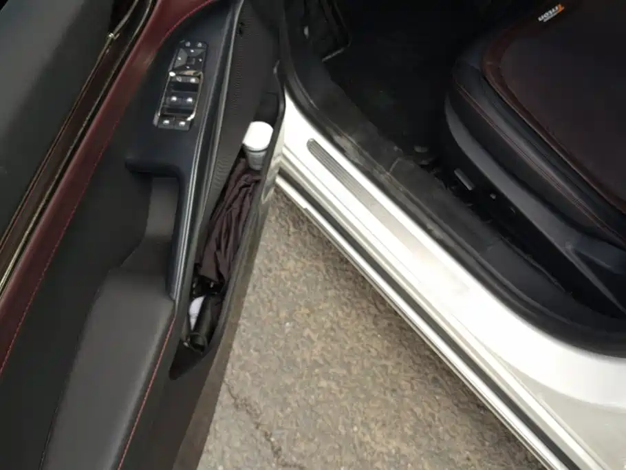 Ford Mondeo — миниатюра 7