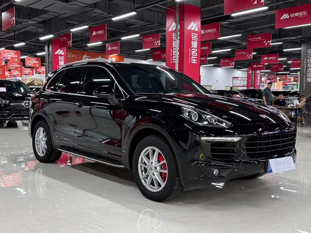 Porsche Cayenne — миниатюра 3