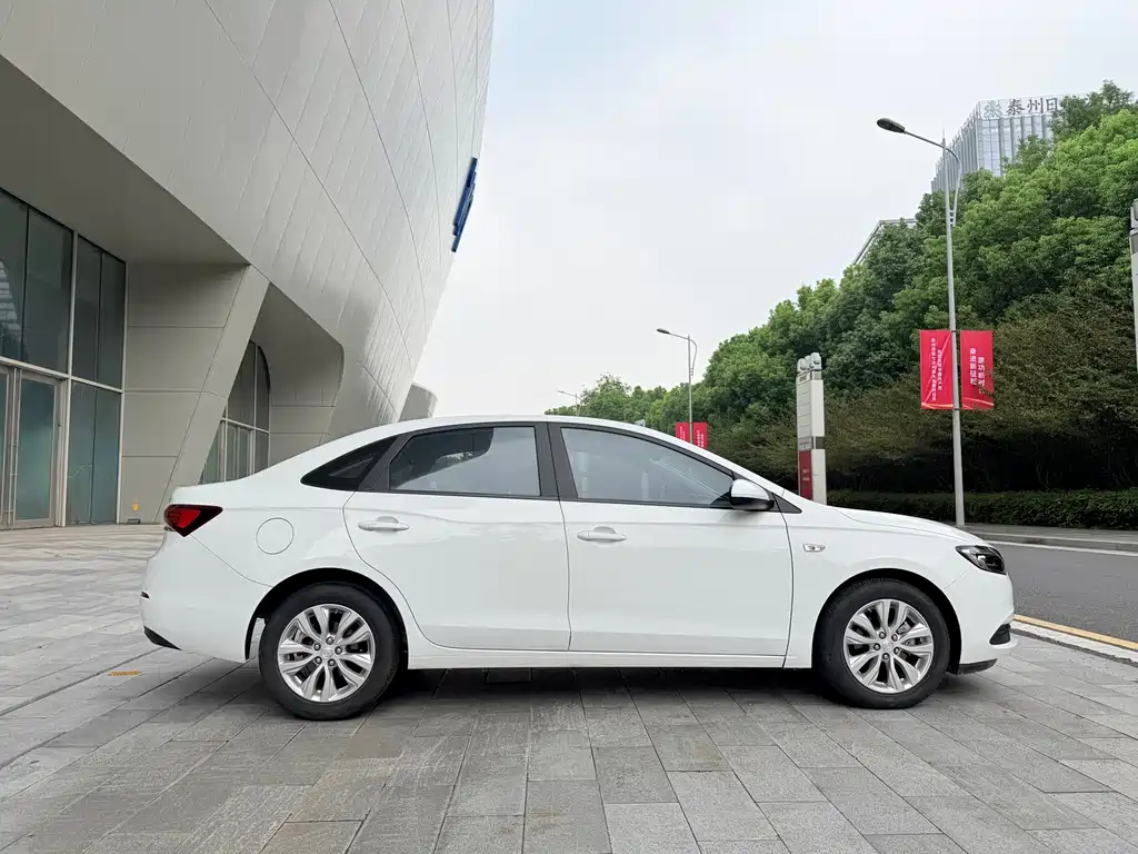 Buick Excelle — миниатюра 4