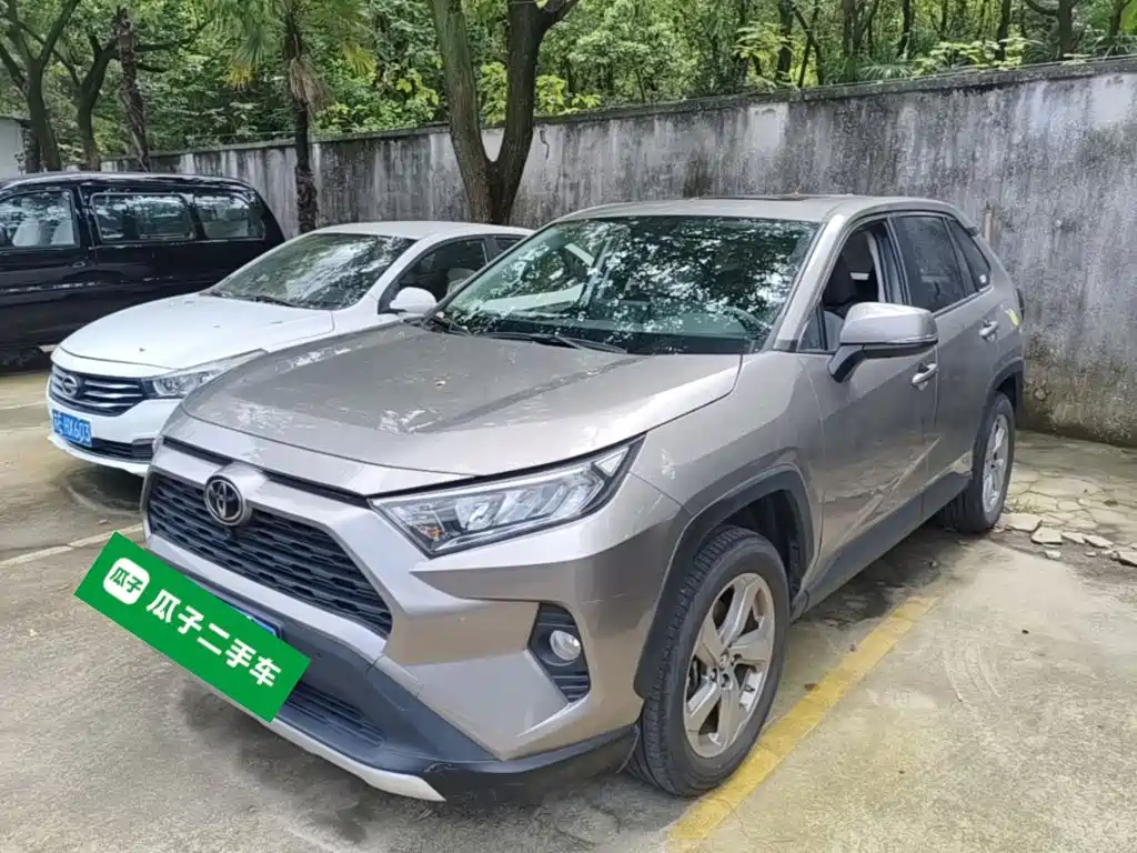 Toyota RAV4 — миниатюра 2