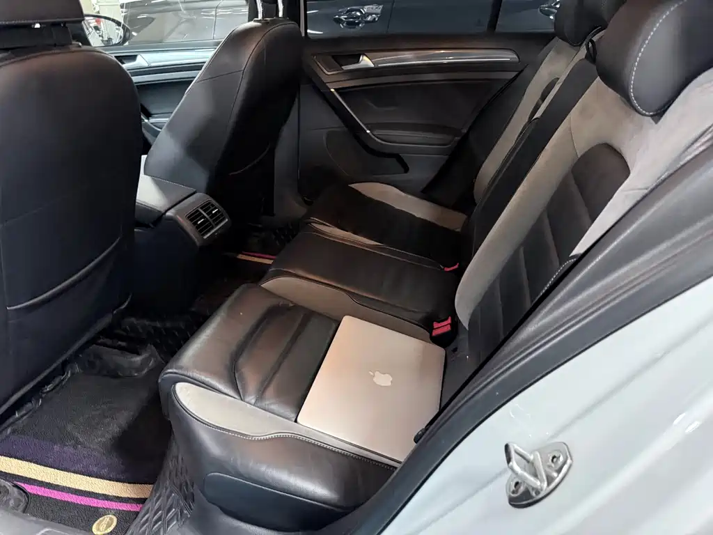 Volkswagen Golf — миниатюра 10
