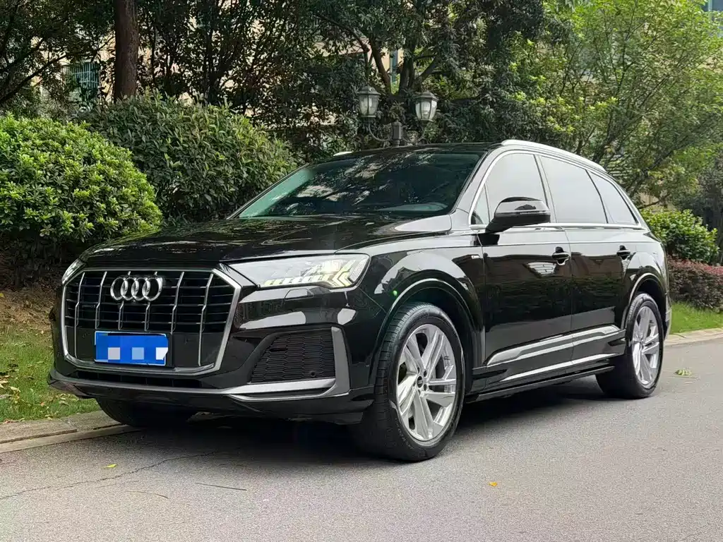 Audi Q7 2023 45 TFSI quattro S line Sport