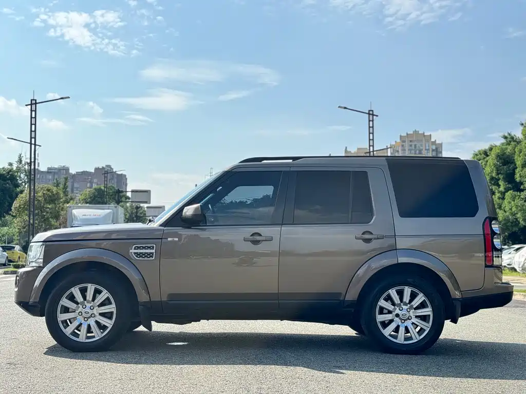 Land Rover Discovery — миниатюра 3