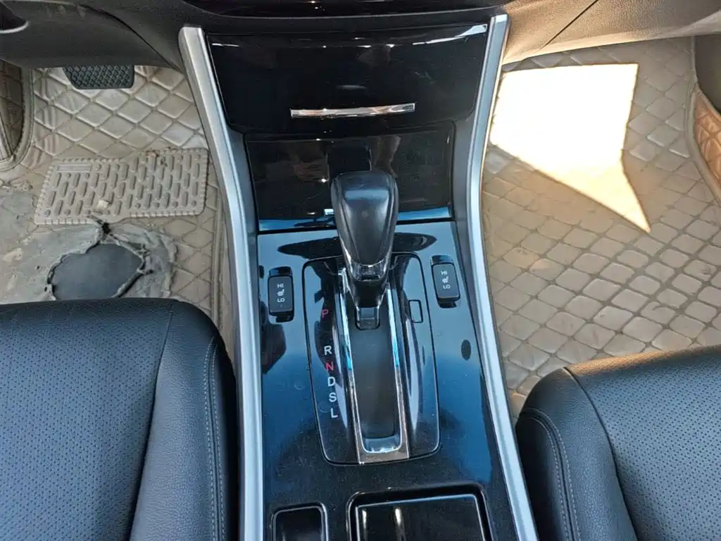 Honda Accord — миниатюра 14
