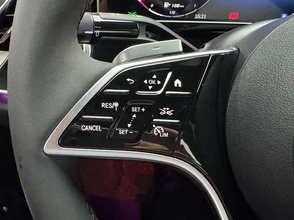 Mercedes-Benz E-Class — миниатюра 25